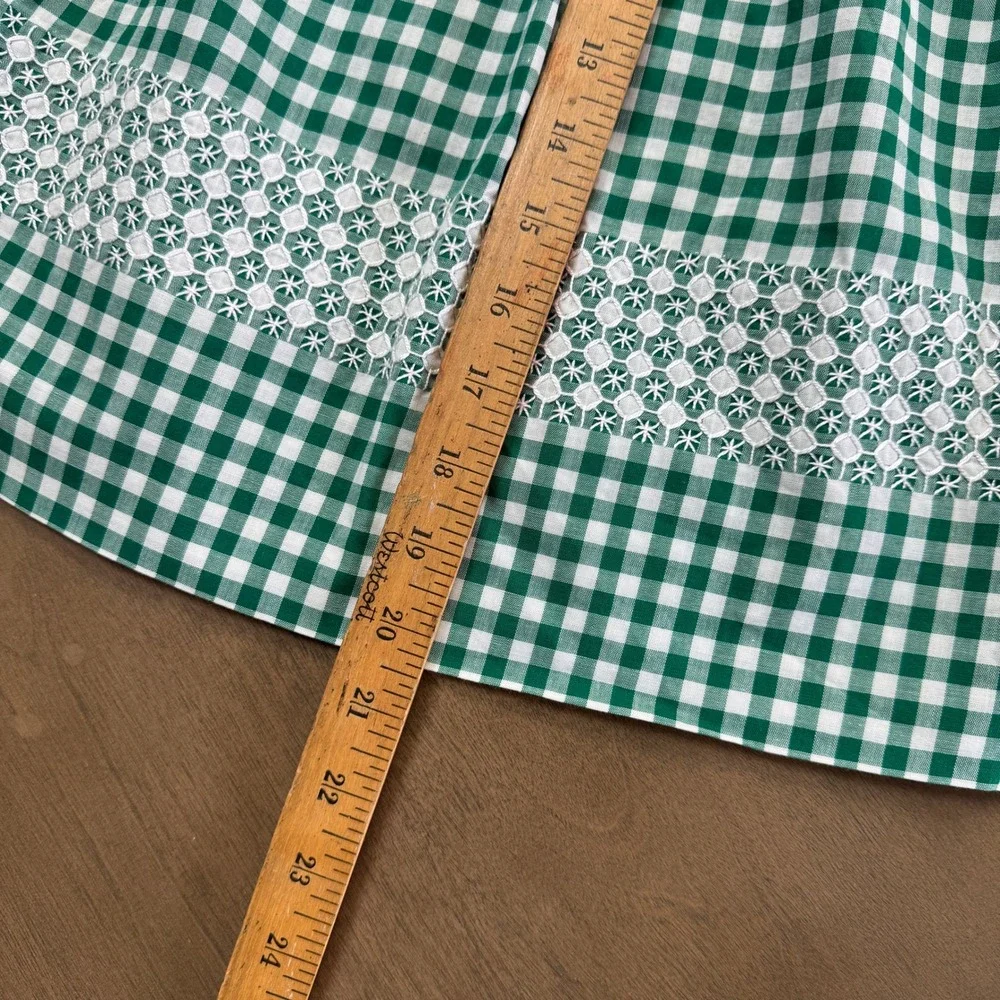 VNTG Green White Gingham Check Apron Shabby Chic Cottagecore Hostess Lace Trim
